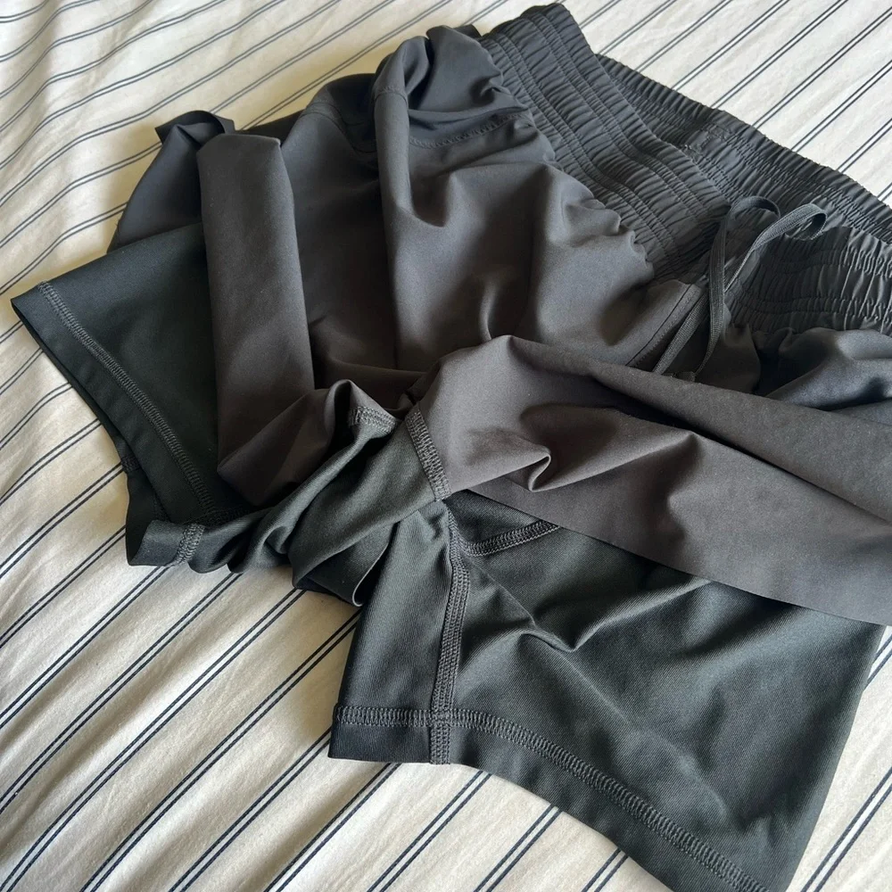 ALO Yoga Women's Athletic Black Shorts Size Medium - Picture 6 of 8